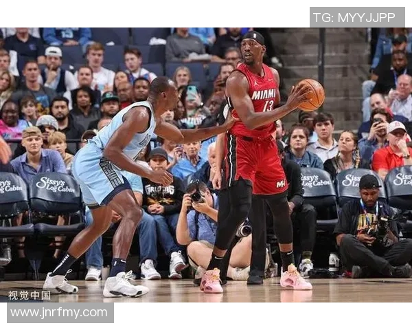 骑士队凭米切尔30分和加兰27分力克热火阿德巴约贡献24分9篮板表现出色